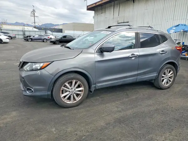 JN1BJ1CP2JW182919 2018 NISSAN ROGUE - Image 1