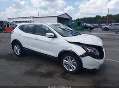 JN1BJ1CP2JW188476 2018 NISSAN ROGUE