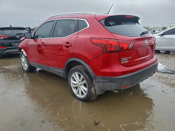 JN1BJ1CP2JW189093 2018 NISSAN ROGUE - Image 2