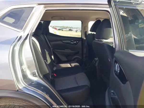 JN1BJ1CP2JW189661 2018 NISSAN ROGUE - Image 8