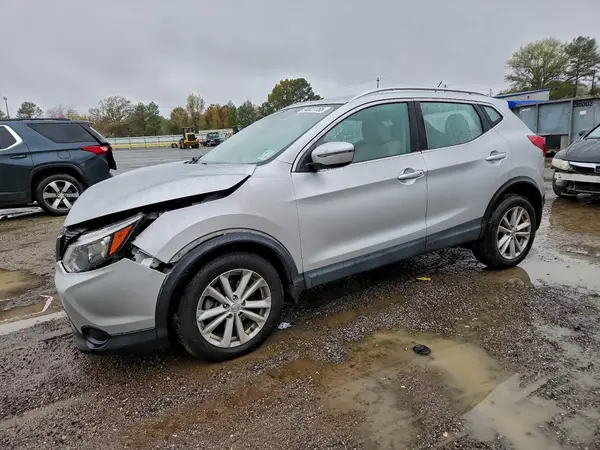 JN1BJ1CP2JW190017 2018 NISSAN ROGUE - Image 1