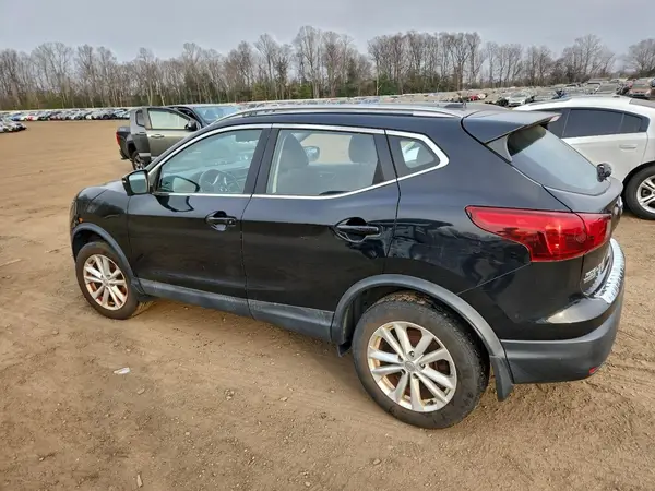JN1BJ1CP2JW190082 2018 NISSAN ROGUE - Image 2