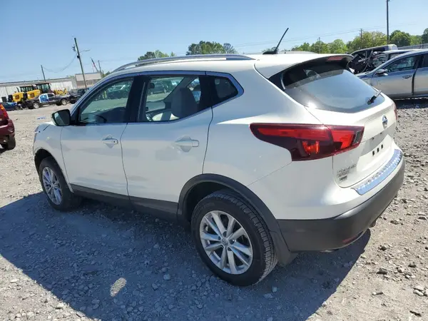 JN1BJ1CP2JW190289 2018 NISSAN ROGUE - Image 2
