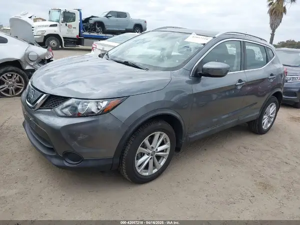 JN1BJ1CP2JW191510 2018 NISSAN ROGUE - Image 2