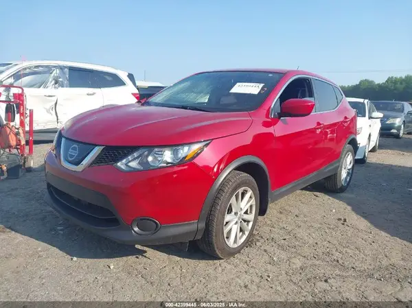 JN1BJ1CP2JW191796 2018 NISSAN ROGUE - Image 2