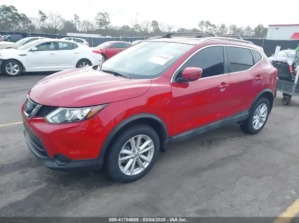 JN1BJ1CP2JW192088 2018 NISSAN ROGUE - Image 2