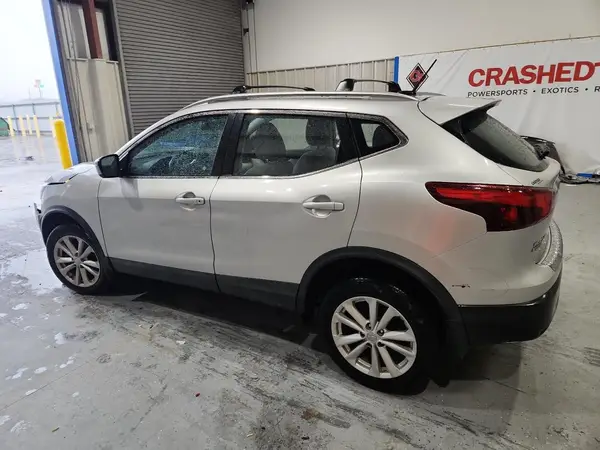 JN1BJ1CP2JW192169 2018 NISSAN ROGUE - Image 2