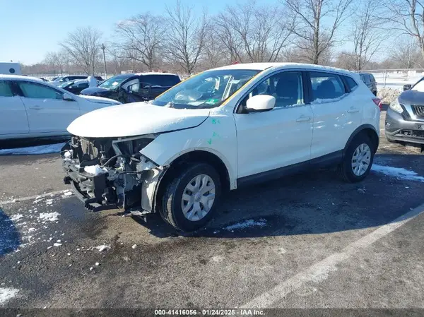 JN1BJ1CP2KW214270 2019 NISSAN ROGUE - Image 2