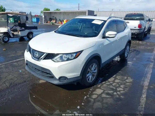 JN1BJ1CP2KW226144 2019 NISSAN ROGUE - Image 2