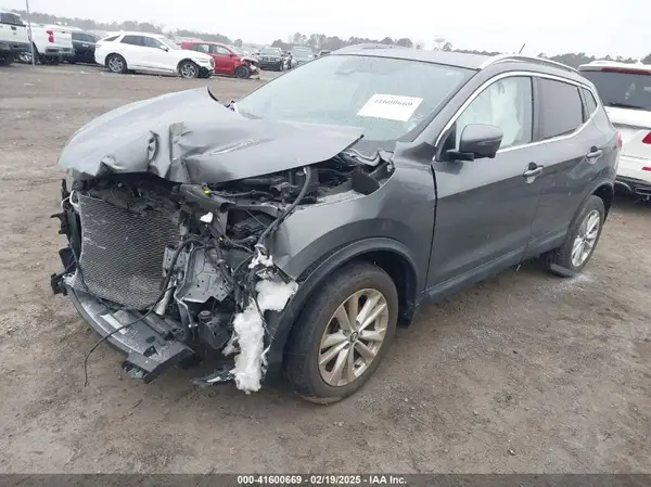 JN1BJ1CP2KW230484 2019 NISSAN ROGUE - Image 2