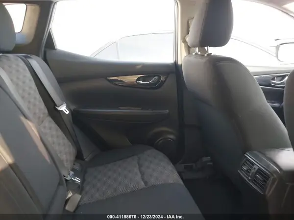 JN1BJ1CP2KW521244 2019 NISSAN ROGUE - Image 8