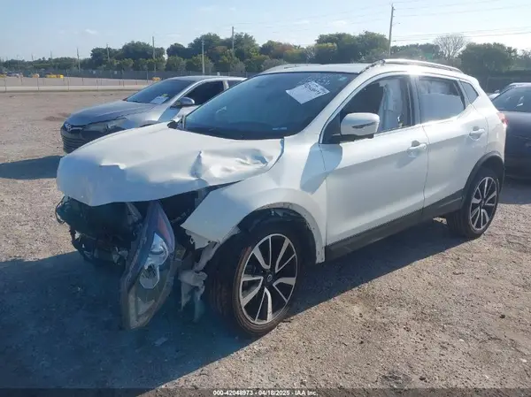 JN1BJ1CP2KW525293 2019 NISSAN ROGUE - Image 2