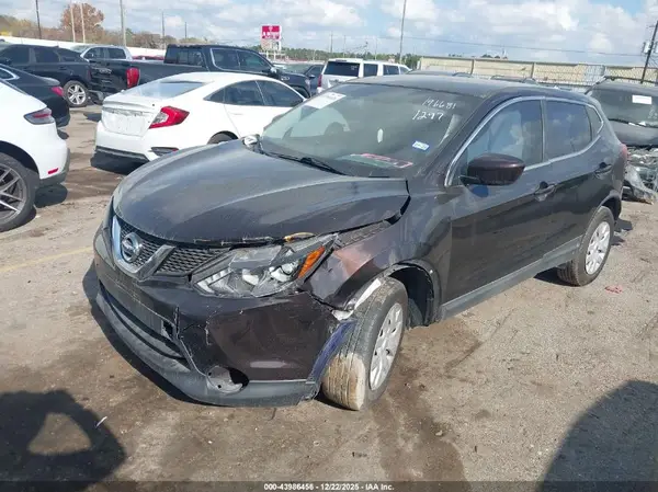 JN1BJ1CP3HW001062 2017 NISSAN ROGUE - Image 2