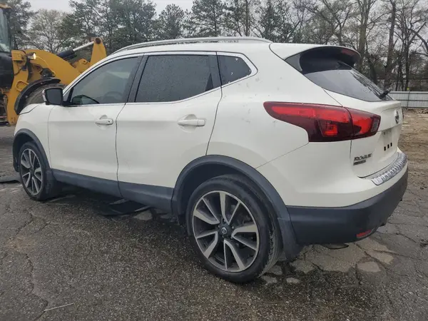JN1BJ1CP3HW001742 2017 NISSAN ROGUE - Image 2