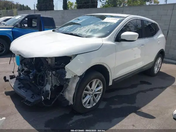 JN1BJ1CP3HW001952 2017 NISSAN ROGUE - Image 2