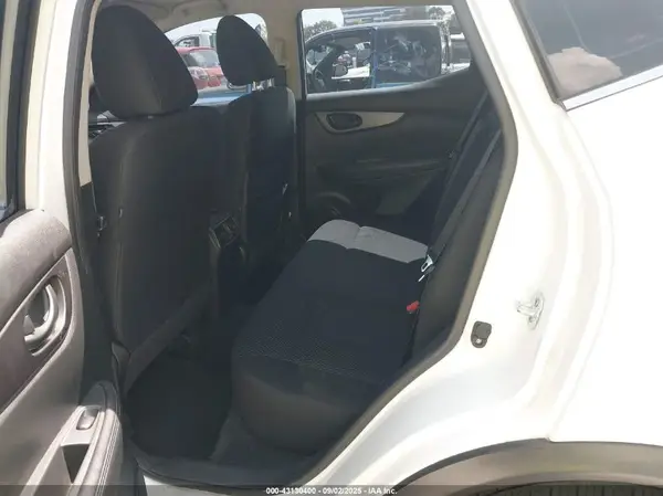 JN1BJ1CP3HW001952 2017 NISSAN ROGUE - Image 8