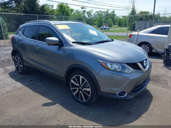 JN1BJ1CP3HW003717 2017 NISSAN ROGUE - Image 1