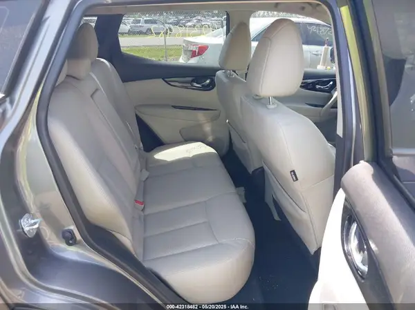 JN1BJ1CP3HW003717 2017 NISSAN ROGUE - Image 8