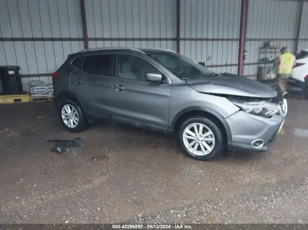 JN1BJ1CP3HW004415 2017 NISSAN ROGUE - Image 1