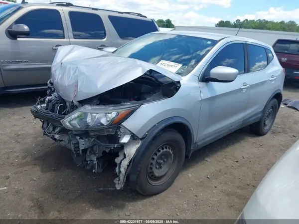 JN1BJ1CP3HW005385 2017 NISSAN ROGUE - Image 2