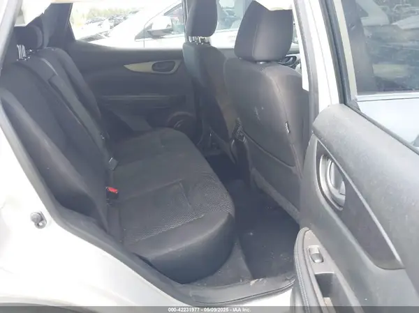 JN1BJ1CP3HW005385 2017 NISSAN ROGUE - Image 8