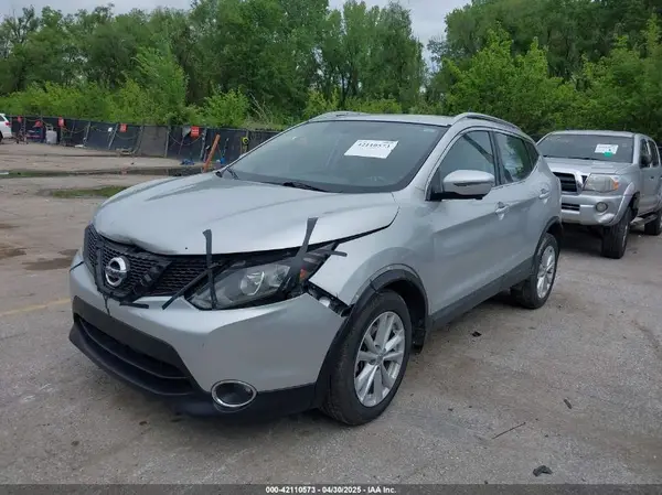 JN1BJ1CP3HW007007 2017 NISSAN ROGUE - Image 2