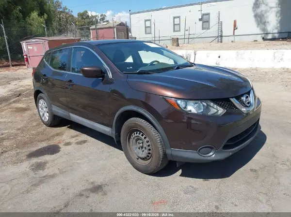JN1BJ1CP3HW007024 2017 NISSAN ROGUE - Image 1