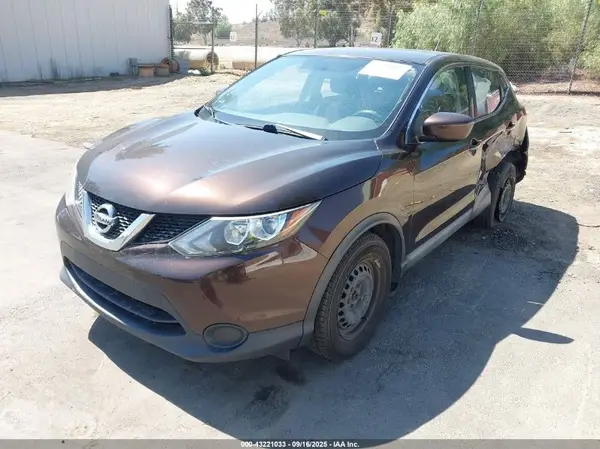JN1BJ1CP3HW007024 2017 NISSAN ROGUE - Image 2