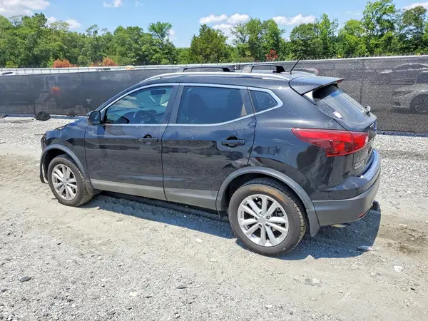 JN1BJ1CP3HW010201 2017 NISSAN ROGUE - Image 2