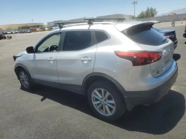 JN1BJ1CP3HW010229 2017 NISSAN ROGUE - Image 2