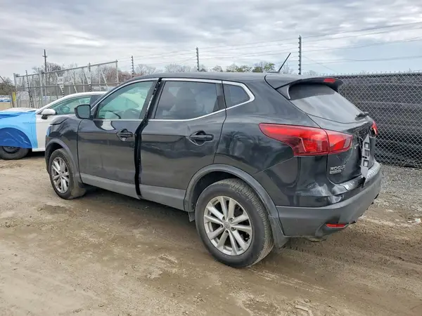 JN1BJ1CP3HW010733 2017 NISSAN ROGUE - Image 2