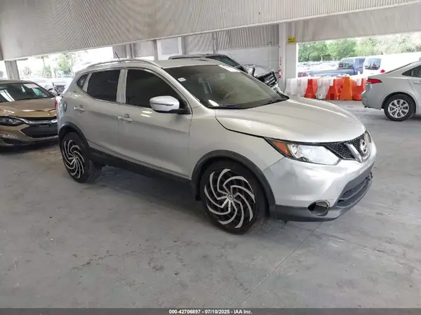 JN1BJ1CP3HW011879 2017 NISSAN ROGUE - Image 1