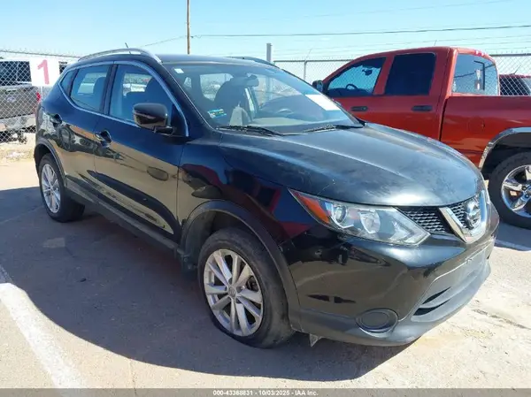 JN1BJ1CP3HW012241 2017 NISSAN ROGUE - Image 1