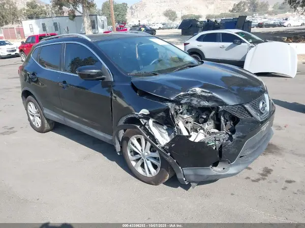 JN1BJ1CP3HW013535 2017 NISSAN ROGUE - Image 1