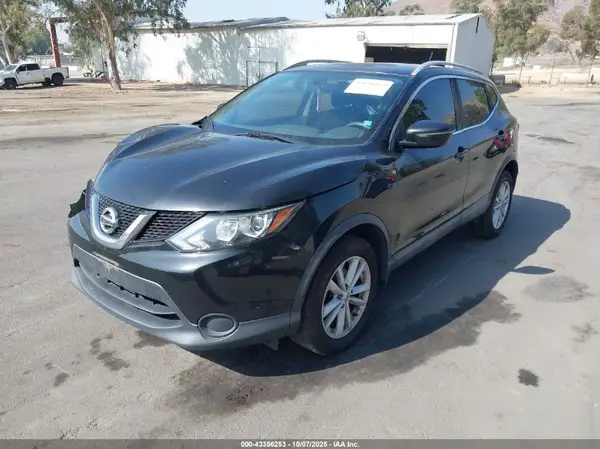 JN1BJ1CP3HW013535 2017 NISSAN ROGUE - Image 2