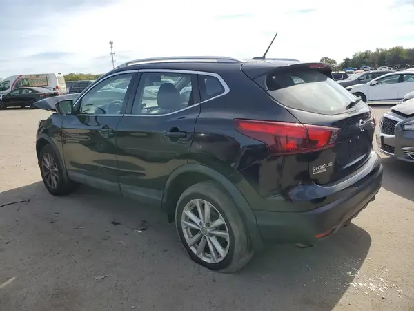 JN1BJ1CP3HW013793 2017 NISSAN ROGUE - Image 2