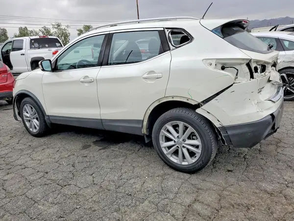 JN1BJ1CP3HW014734 2017 NISSAN ROGUE - Image 2