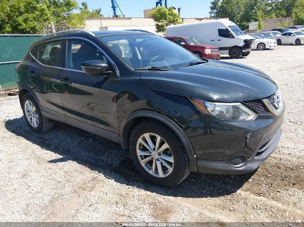 JN1BJ1CP3HW015091 2017 NISSAN ROGUE - Image 1