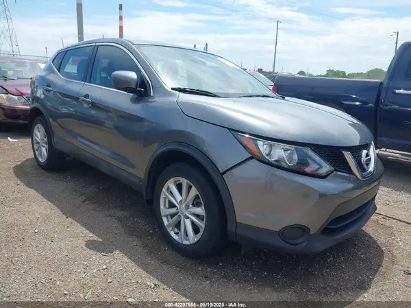 JN1BJ1CP3HW015236 2017 NISSAN ROGUE - Image 1