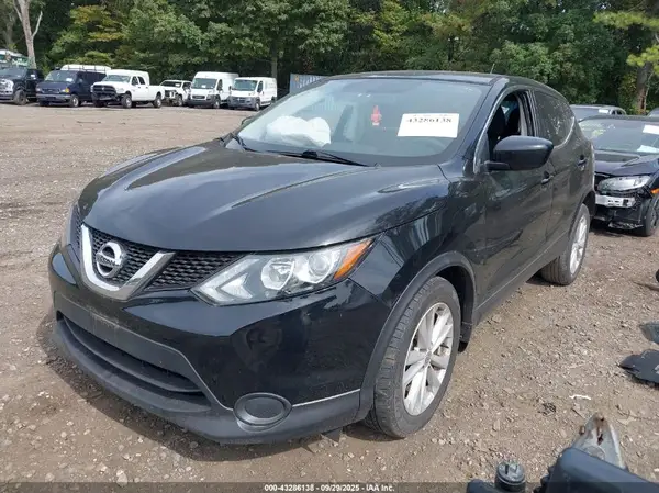 JN1BJ1CP3HW015429 2017 NISSAN ROGUE - Image 2