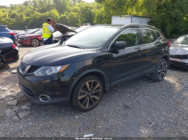 JN1BJ1CP3HW015916 2017 NISSAN ROGUE - Image 2