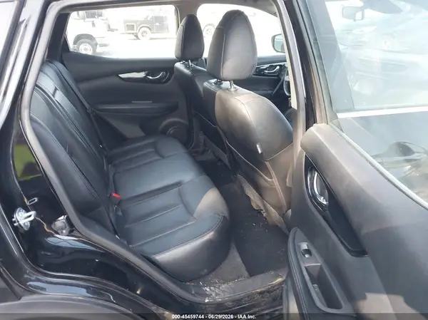 JN1BJ1CP3HW015916 2017 NISSAN ROGUE - Image 8