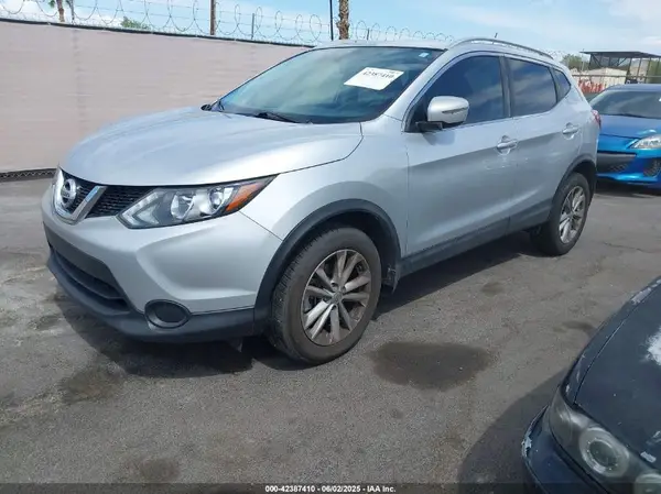 JN1BJ1CP3HW016435 2017 NISSAN ROGUE - Image 2