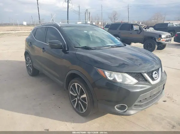 JN1BJ1CP3HW016547 2017 NISSAN ROGUE - Image 1