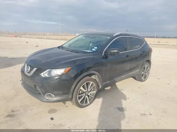 JN1BJ1CP3HW016547 2017 NISSAN ROGUE - Image 2