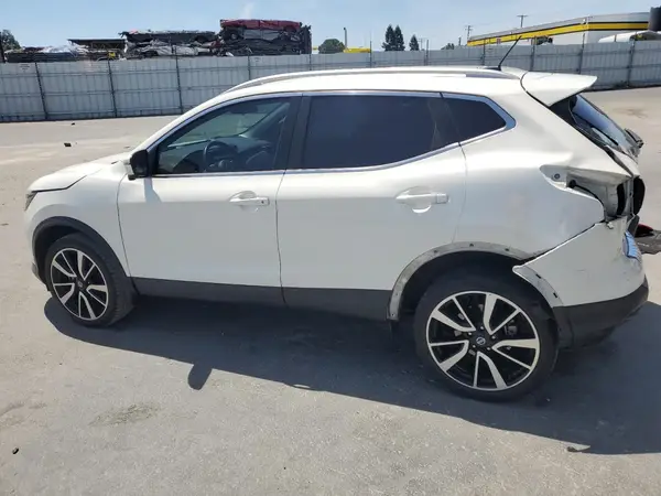 JN1BJ1CP3HW017827 2017 NISSAN ROGUE - Image 2