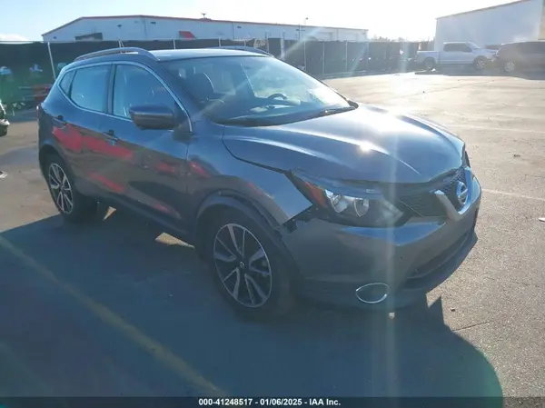 JN1BJ1CP3HW018167 2017 NISSAN ROGUE - Image 1