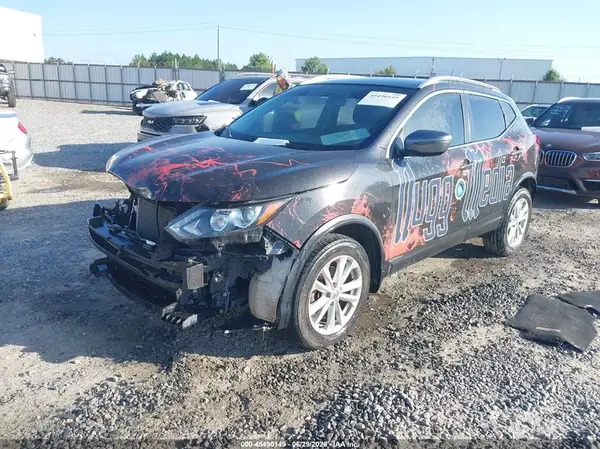 JN1BJ1CP3HW018637 2017 NISSAN ROGUE - Image 2