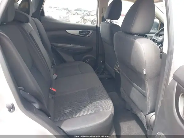 JN1BJ1CP3HW020064 2017 NISSAN ROGUE - Image 8