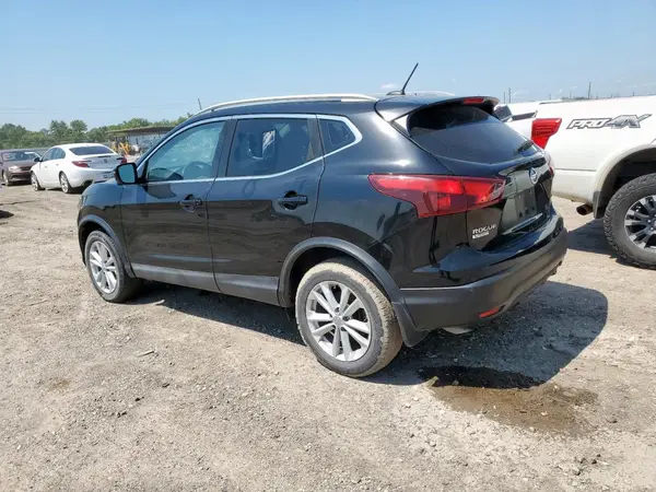 JN1BJ1CP3HW021084 2017 NISSAN ROGUE - Image 2